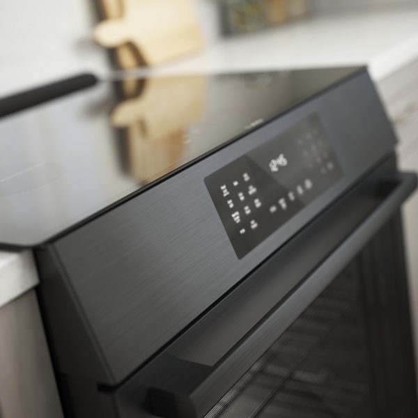 800 Series, Induction Slide-in Range, 30'', Black Stainless Steel