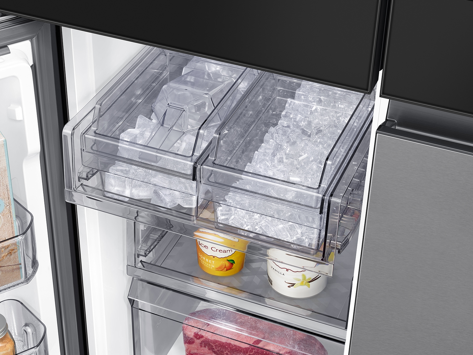 Model: RF29CB9900QK | Samsung Bespoke 4-Door Flex™  Refrigerator (29 cu. ft.) with Family Hub™+ in Charcoal Glass Top and Stainless Steel Bottom Panels