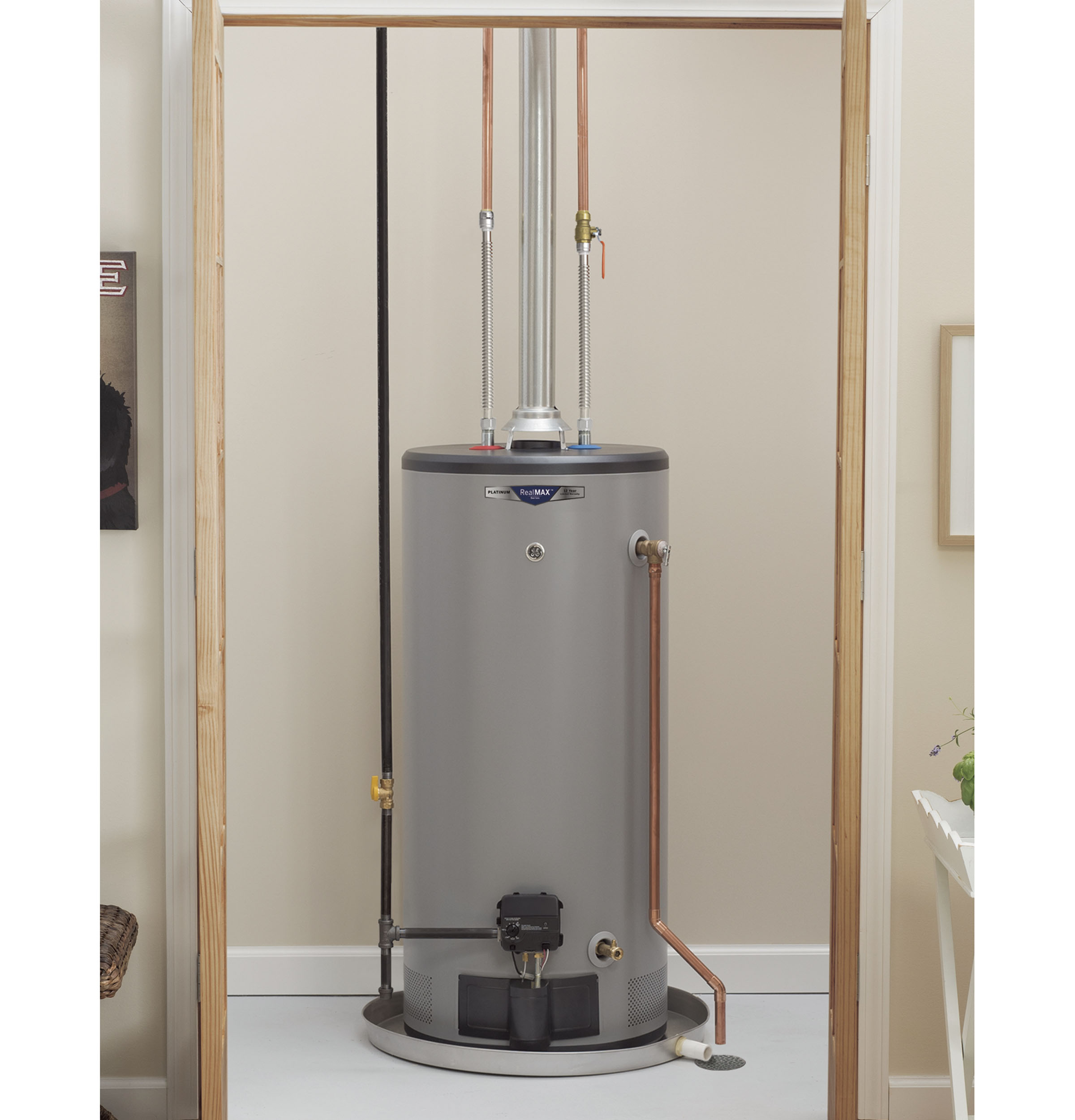 GE GE RealMAX Premium 40-Gallon Short Natural Gas Atmospheric Water Heater