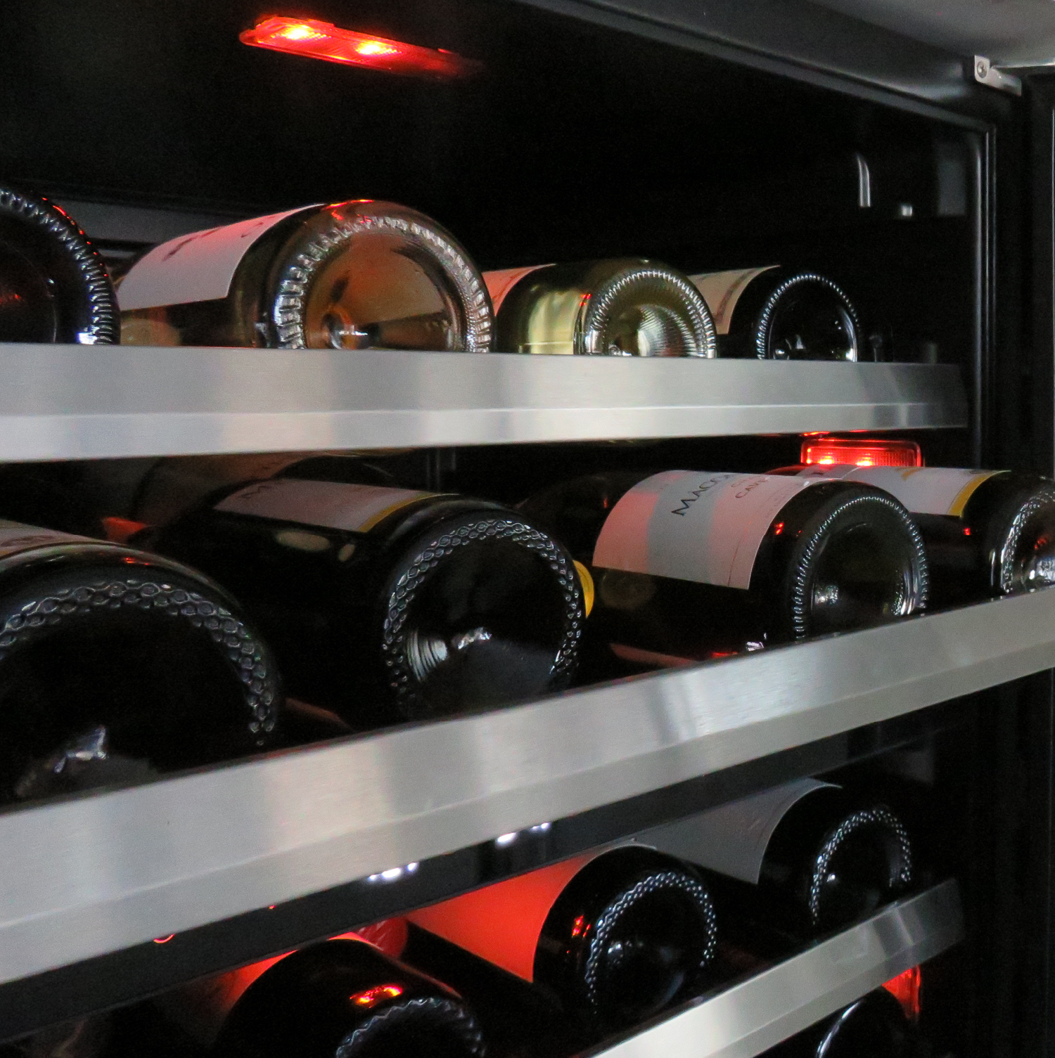 Model: XOU24WDZGBSL | XO Appliances 24 Wine Cooler, Dual Zone with a Black Stainless Steel and Glass Door, Left Hinge