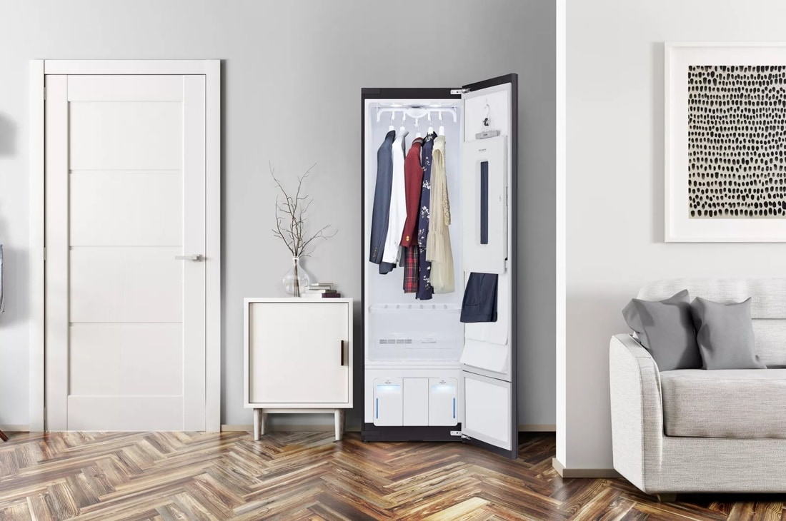 Model: S5WBC | LG LG Styler Steam Closet with TrueSteam Technology and Exclusive Moving Hangers