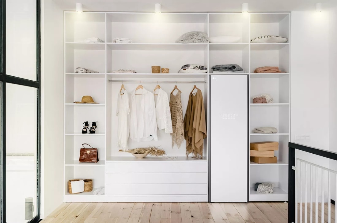 Model: S5WBC | LG LG Styler Steam Closet with TrueSteam Technology and Exclusive Moving Hangers