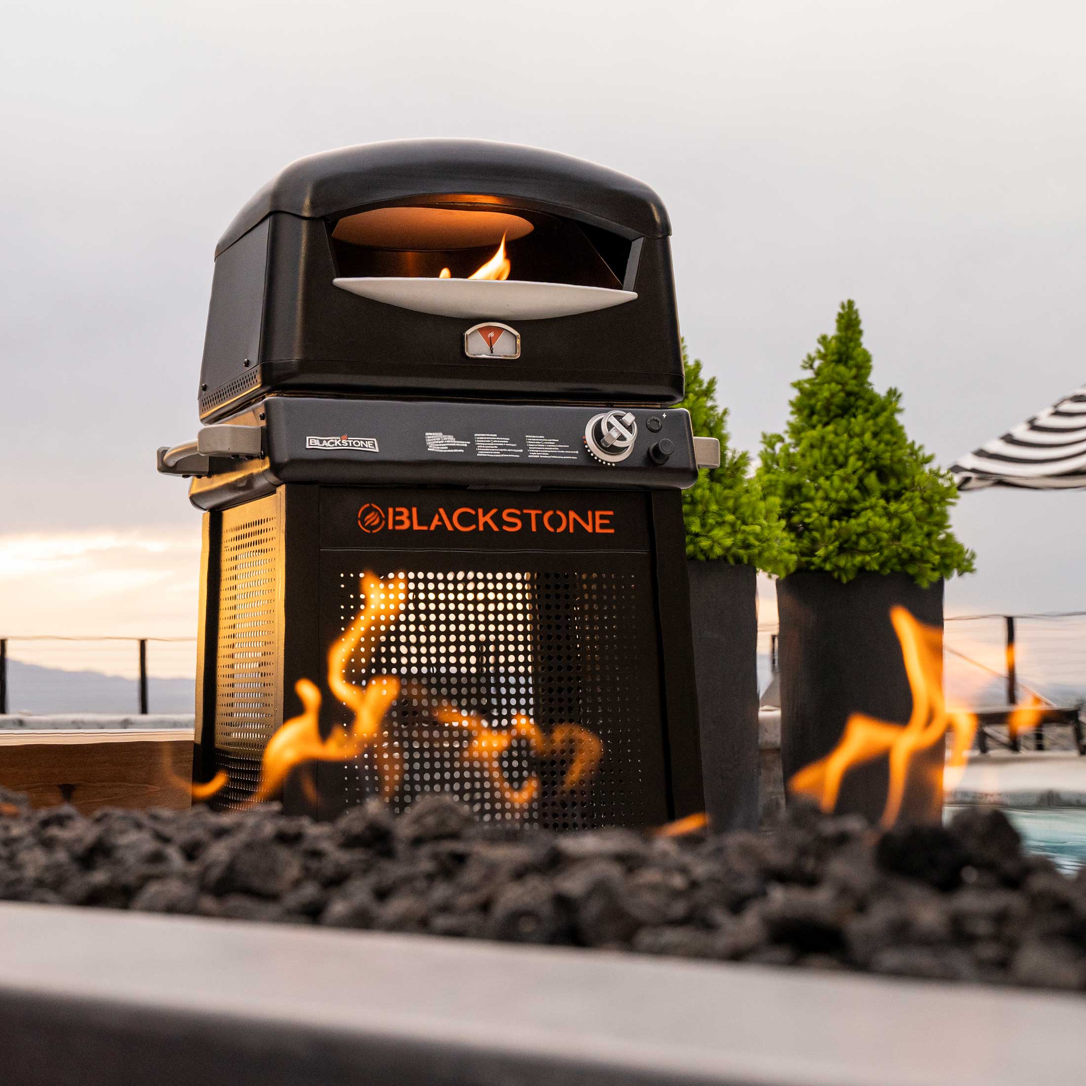 Blackstone Pizza Oven W/ Stand - Thumbnail 5