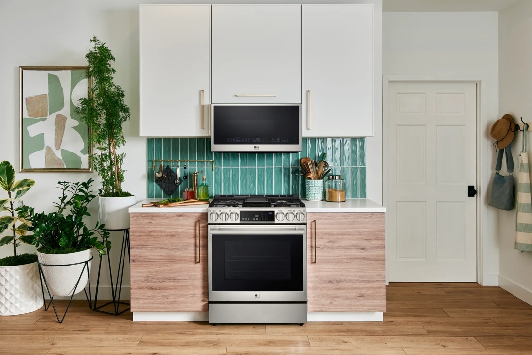 Model: MHES1738F | LG Studio LG STUDIO 1.7 cu. ft. Over-the-Range Convection Microwave Oven with Air Fry