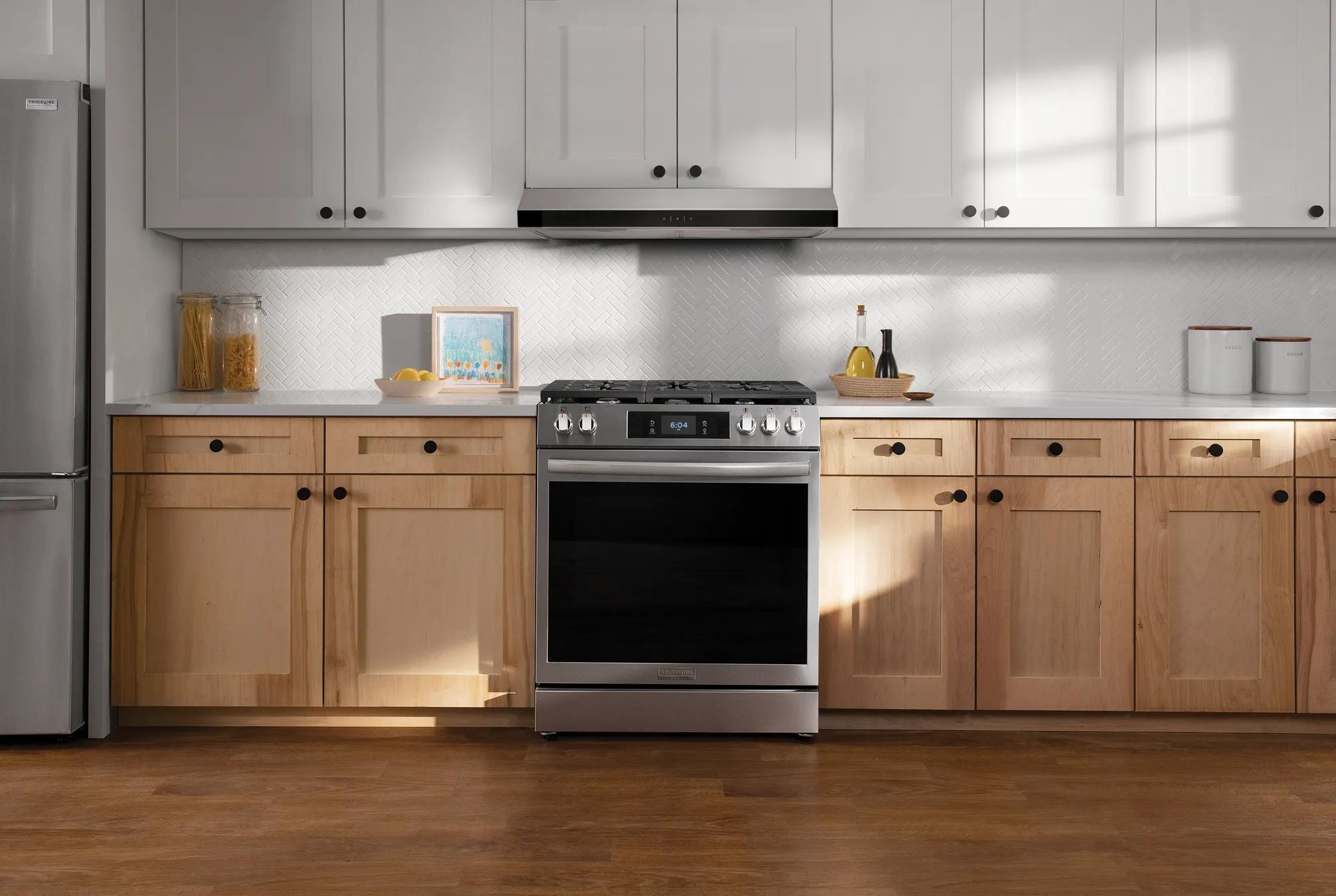 Frigidaire Undercabinet Ventilation Hood - Thumbnail 2