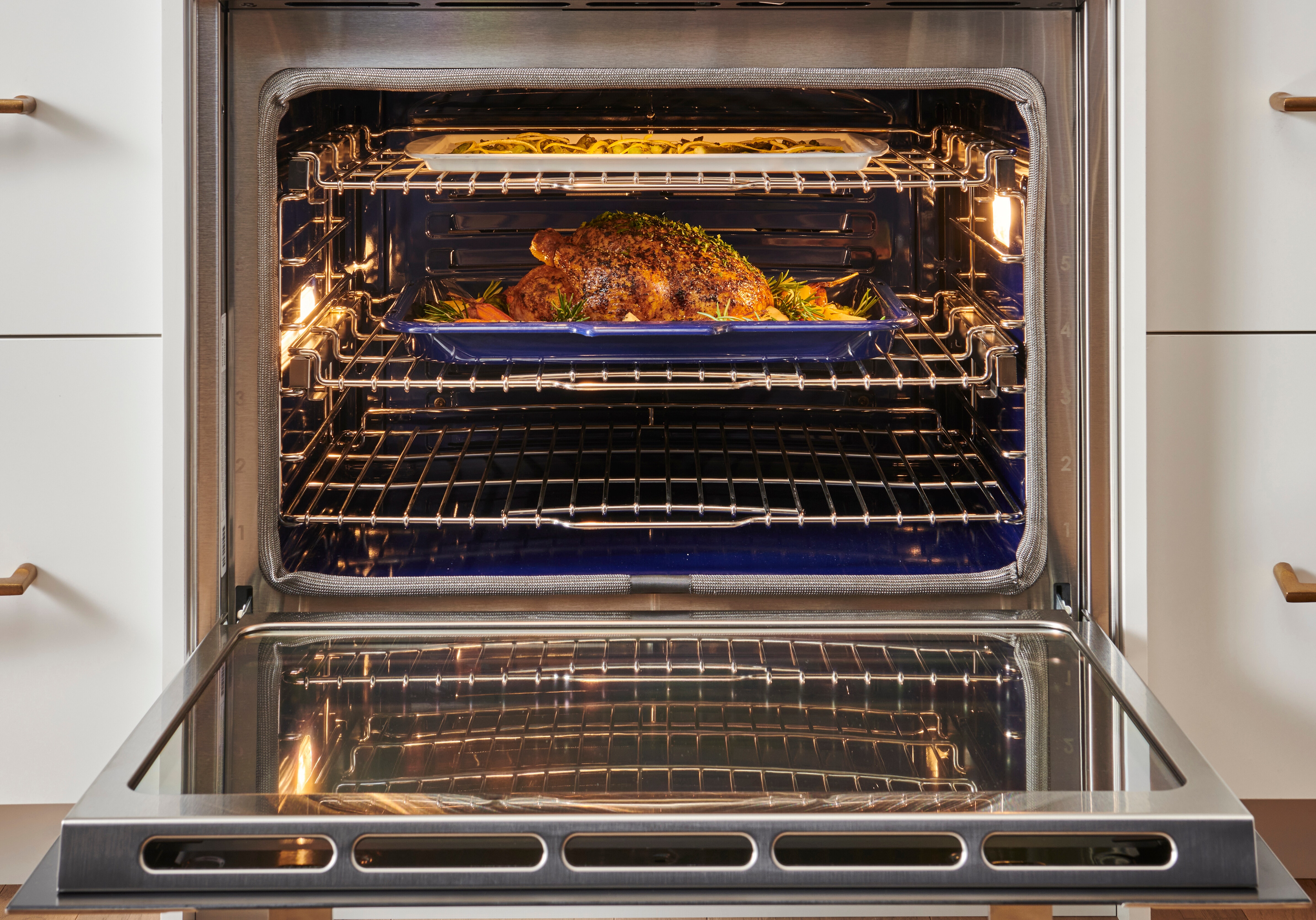 Wolf M Series Built-In Oven - Thumbnail 3