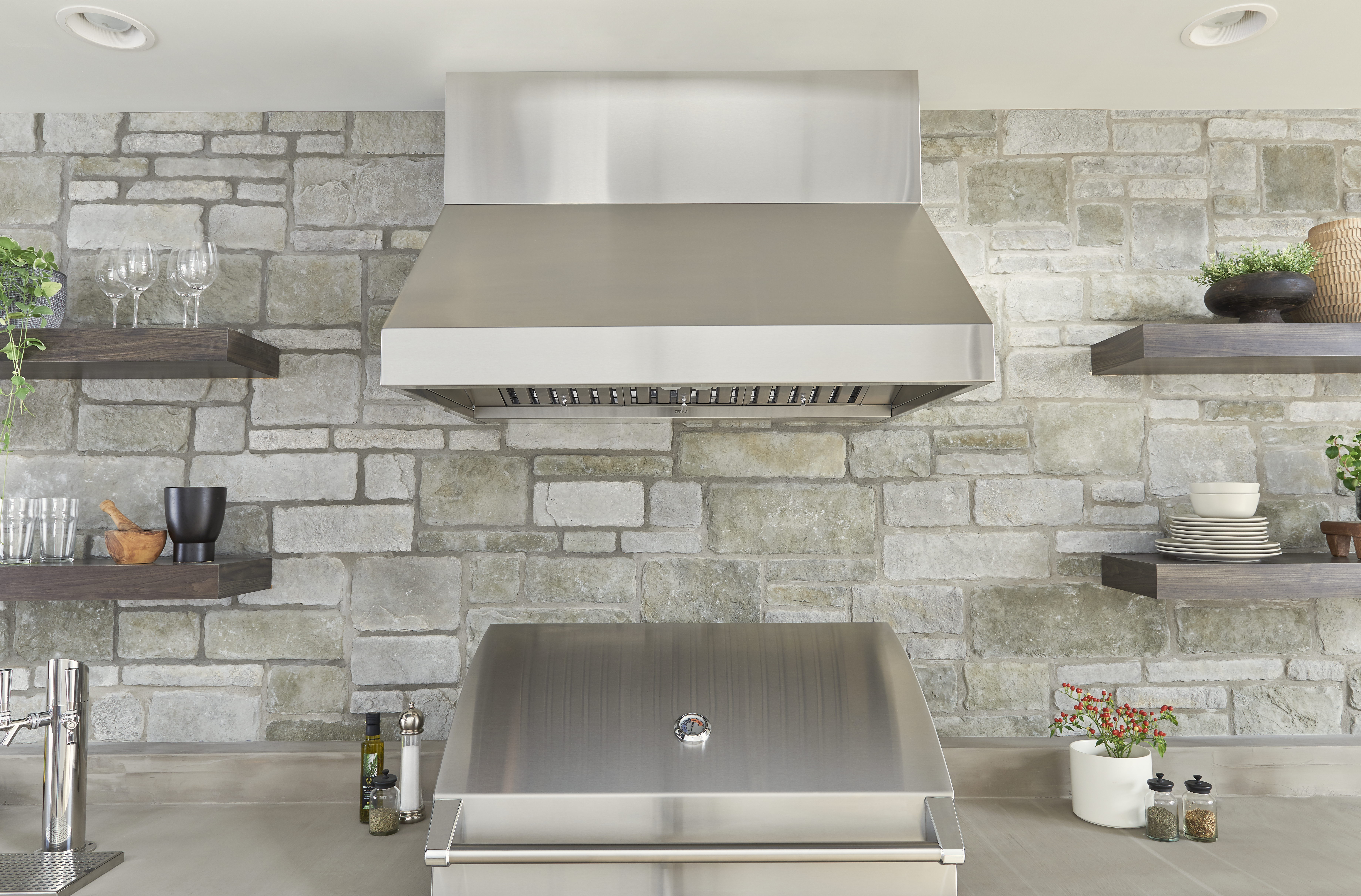 Zephyr Outdoor Hood Outdoor Appliances AK7836CS | Voss TV