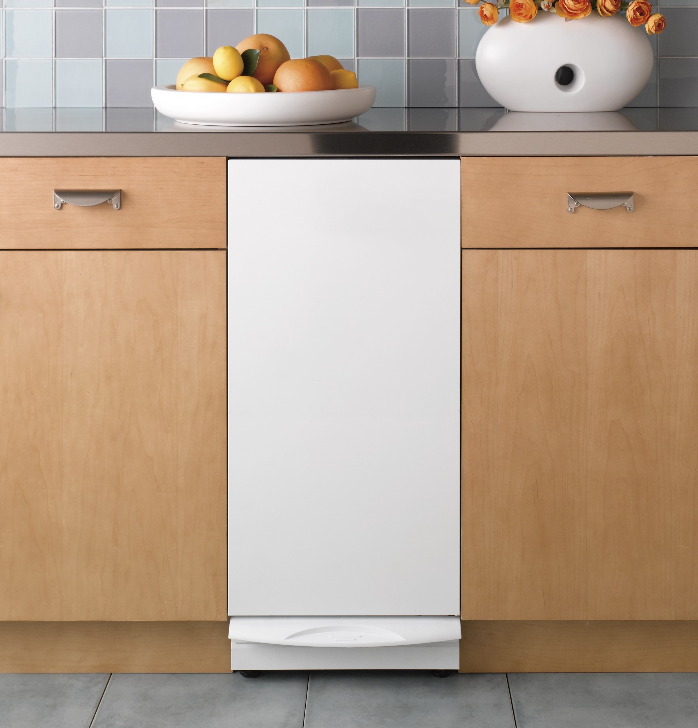 GE Universal Built-In Trash Compactor - Thumbnail 5
