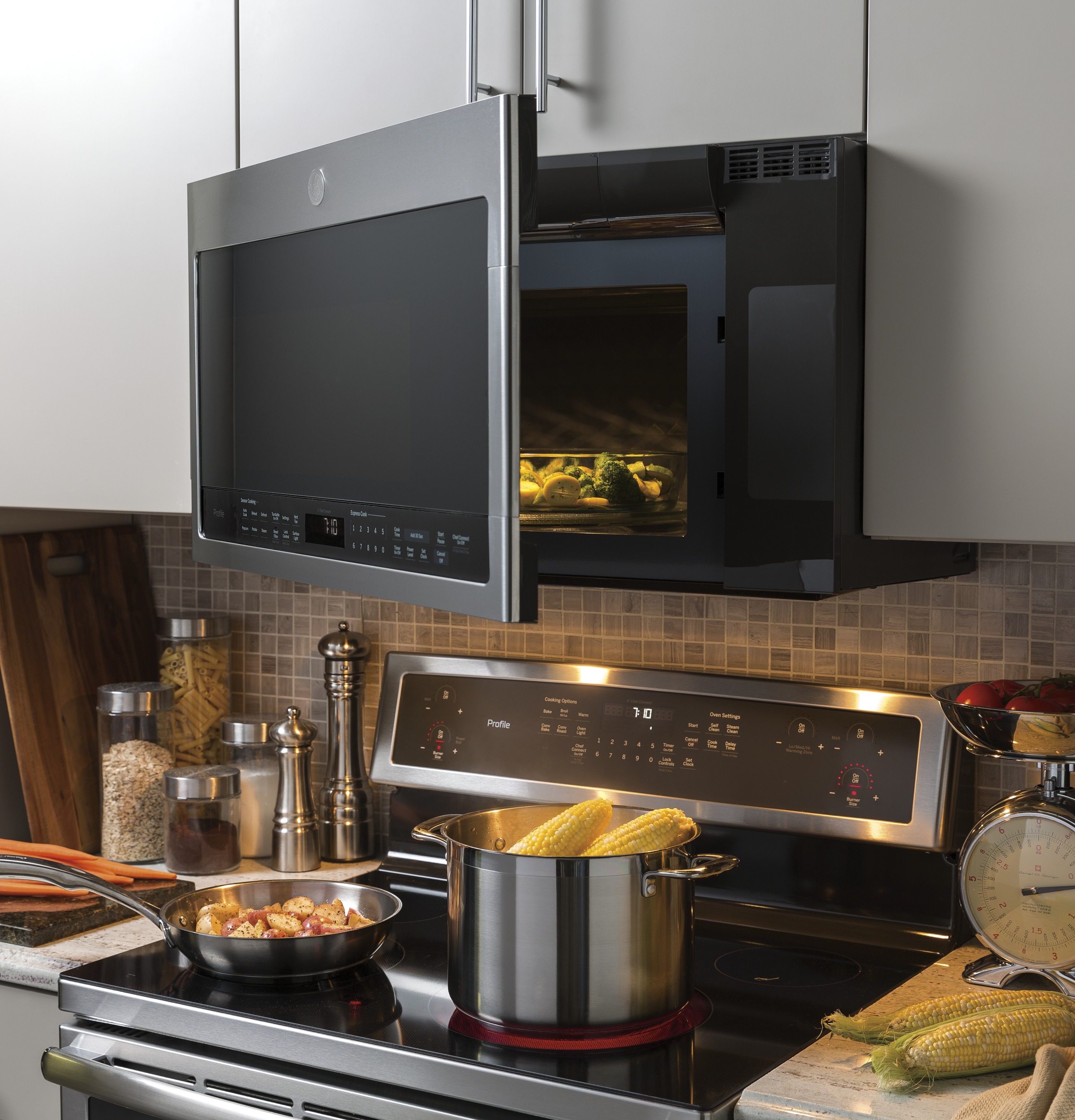 GE Profile Microwave - Thumbnail 3