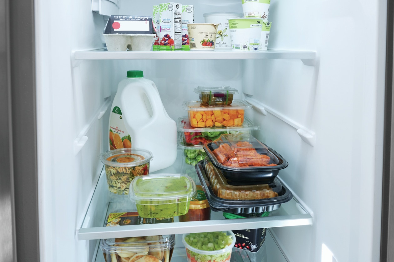 Frigidaire Gallery GRSN2620AF 26.0 Cu. Ft. 36" Standard Depth Side