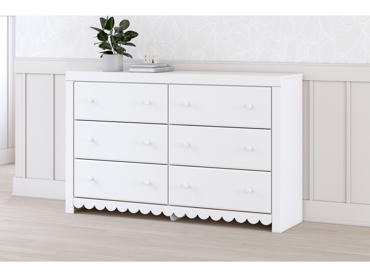 Signature Design by Ashley Mollviney Six Drawer Dresser