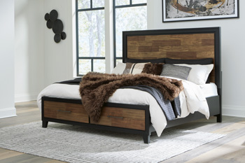 Benchcraft Kraeburn King/Cal King Panel Headboard