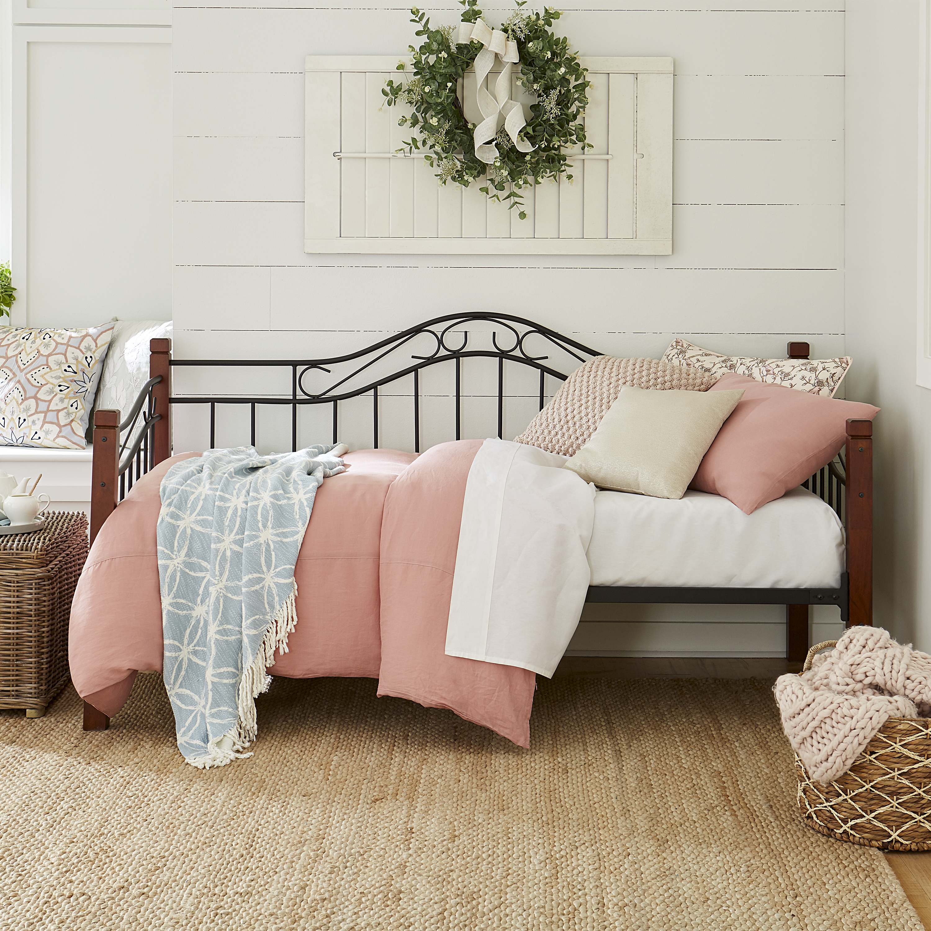 Hillsdale Furniture Matson Metal Daybed - Black - Twin