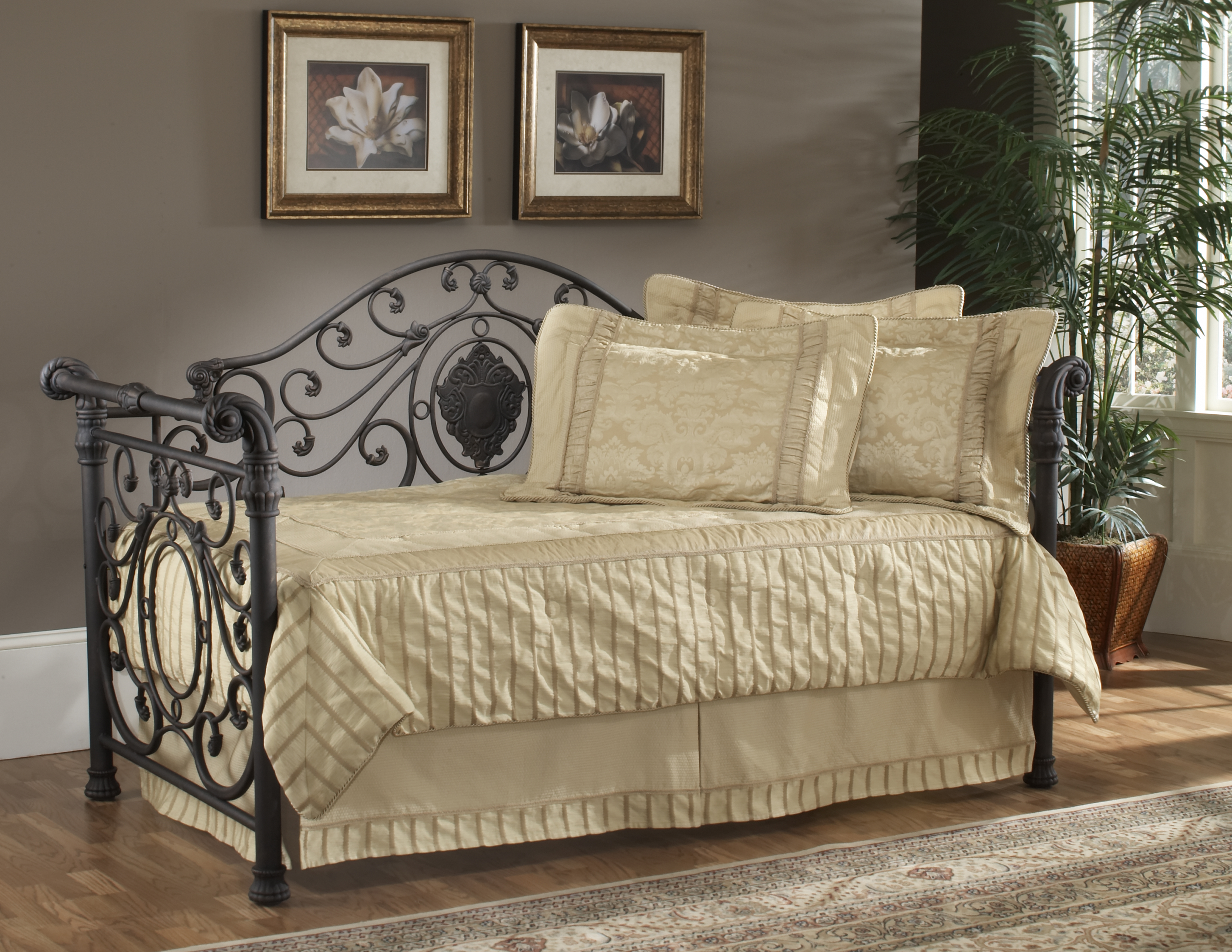 Hillsdale Furniture Mercer Metal Daybed - Antique Brown - Twin