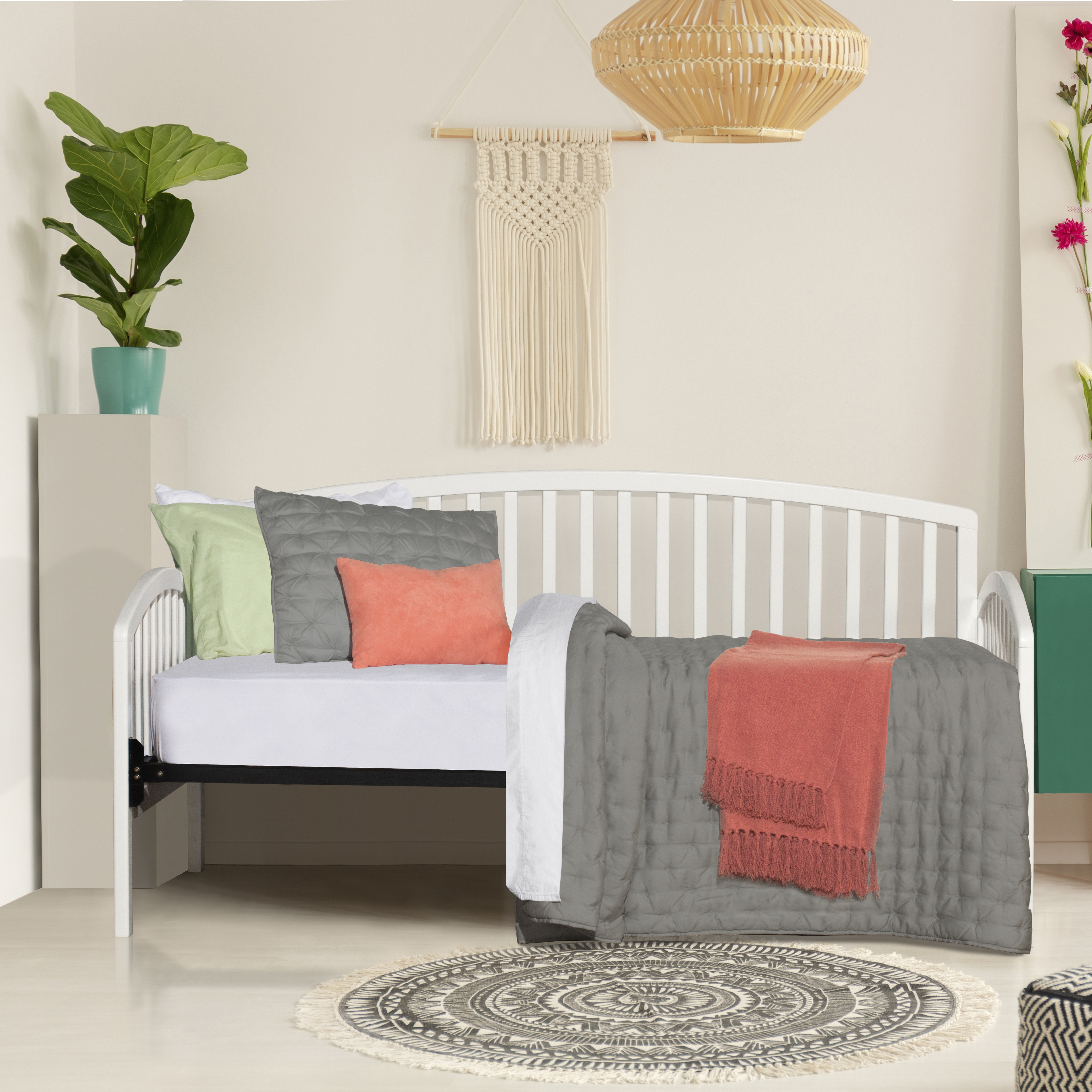 Hillsdale Furniture Carolina Wood Daybed - White - Twin
