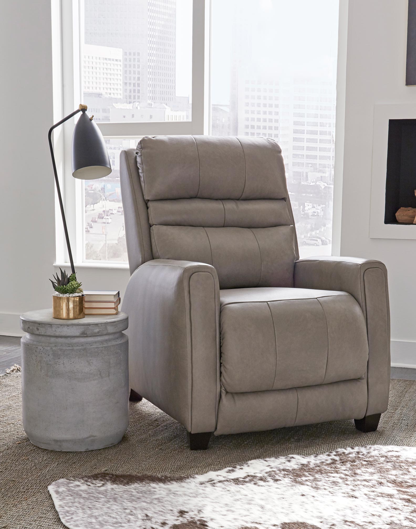 Southern Motion Zero Gravity Recliner with Power Headrest & SoCozi