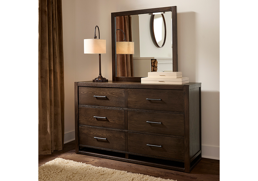 Vaughan-Bassett Dresser - 6 Drwr