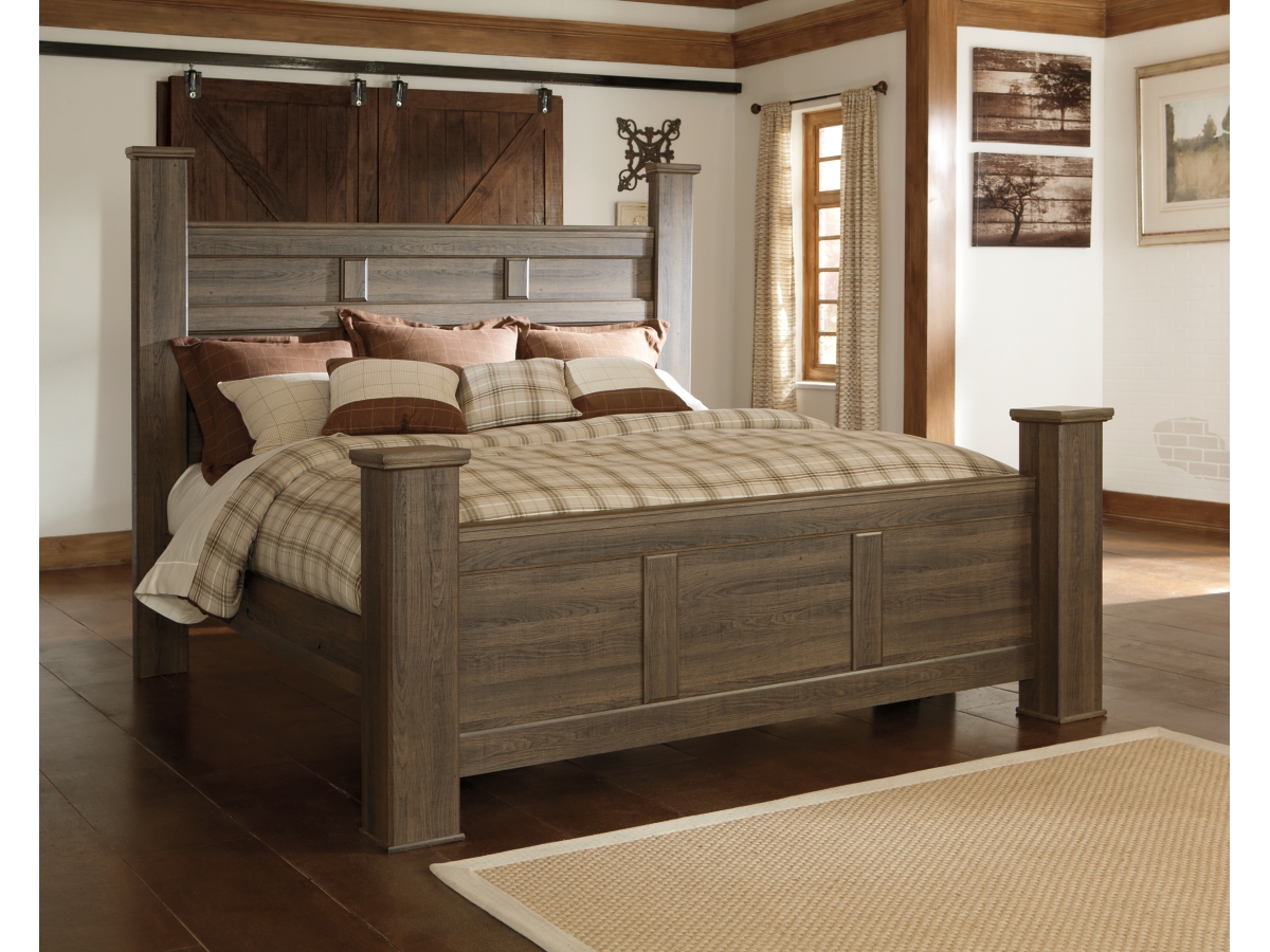 Signature Design by Ashley Juararo Queen Poster Bed - King
