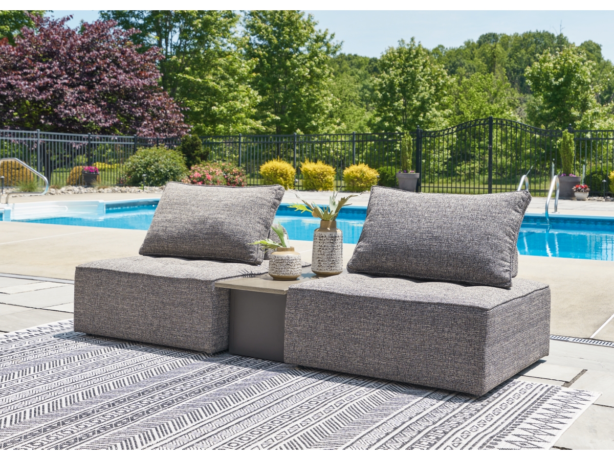Signature Design by Ashley Bree Zee 3-Piece Outdoor Sectional