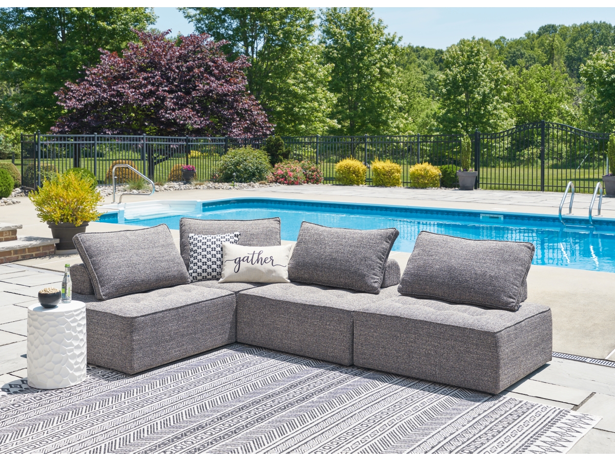 Signature Design by Ashley Bree Zee 4-Piece Outdoor Sectional