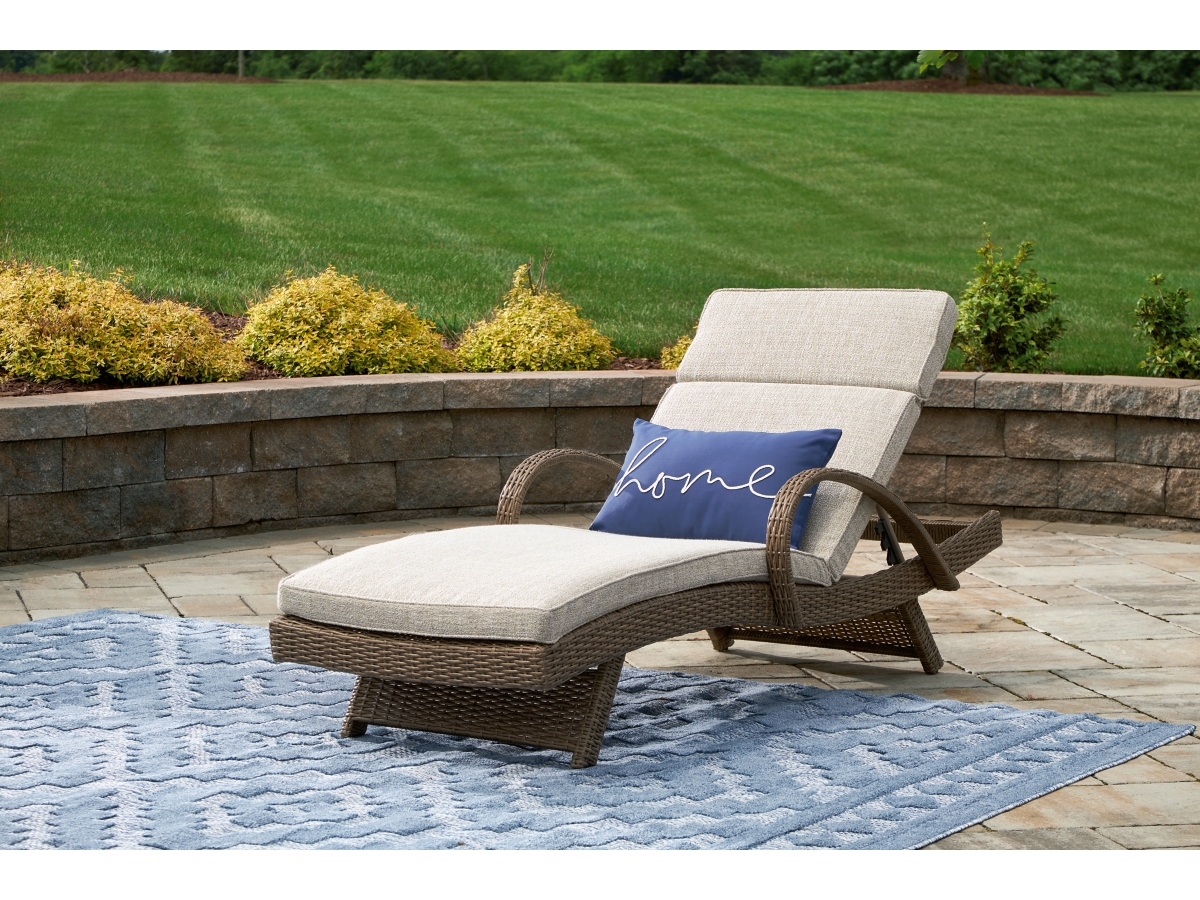 Signature Design by Ashley Beachcroft Chaise Lounge with Cushion