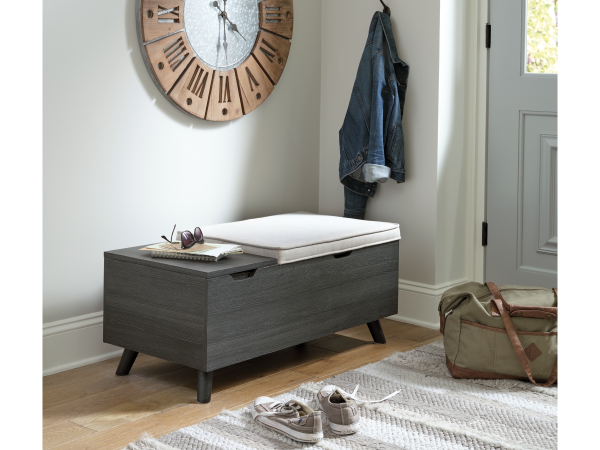 Signature Design by Ashley Yarlow Storage Bench